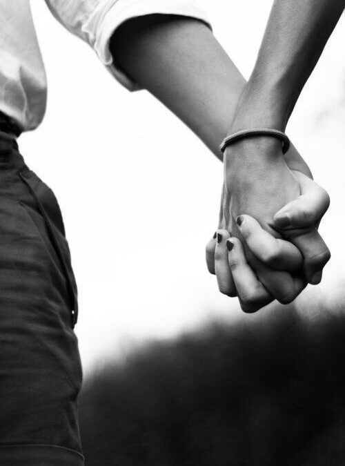 El cariño en las relaciones: seguridad emocional, cuidado y apego seguro.